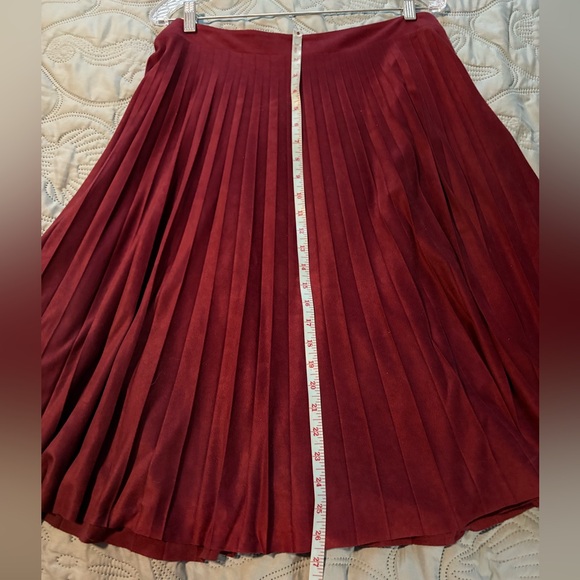 Liz Claiborne Burgundy A-Line Skirt - Picture 6 of 6